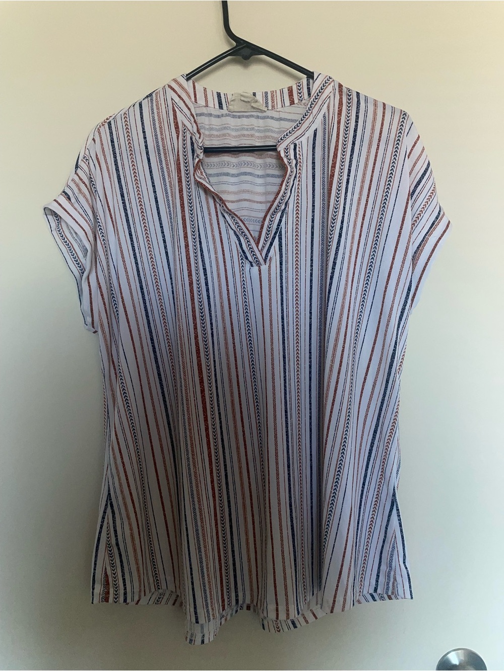 Striped Short-Sleeve V-Neck Women's Top - White with Navy & Rust Stripes
